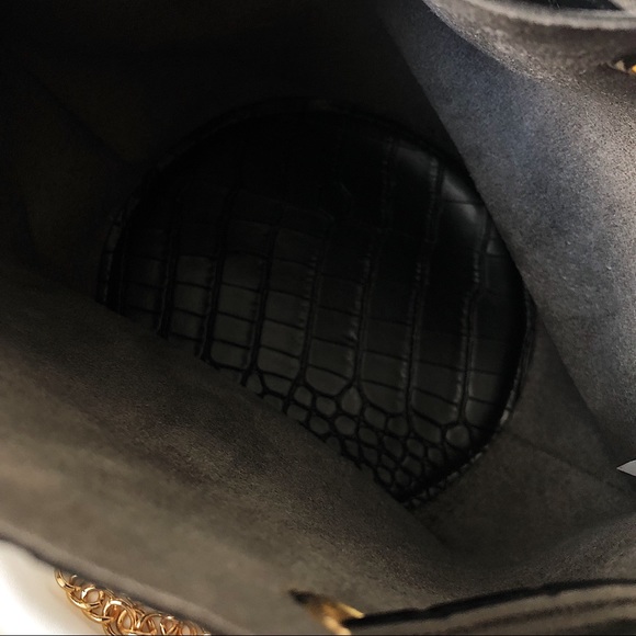 Croc Bucket Bag - Picture 7 of 8